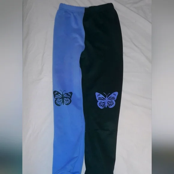 Jogging - Picture 1 of 2